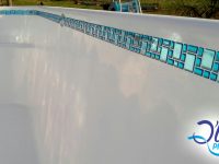 Piscina Branca Com Pastilhas